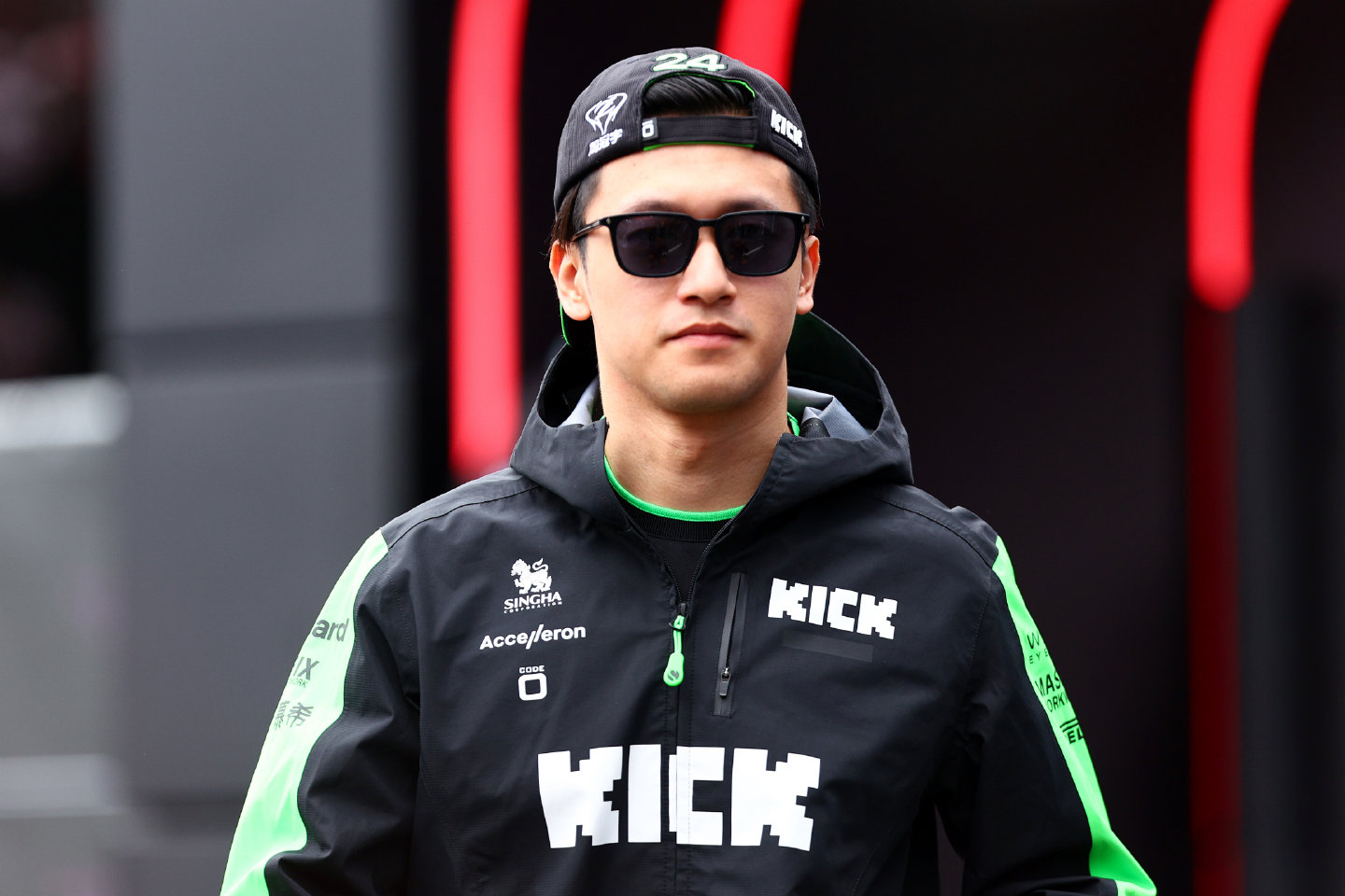 开云世界杯2026-雷诺车队力克索伯车队，周冠宇惊艳四座